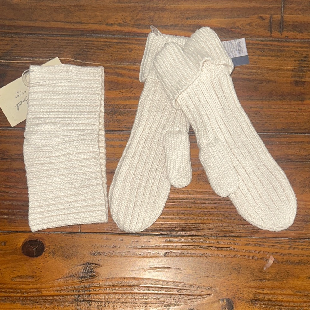 UNIVERSAL THREAD Ribbed Mittens and Ear Warmers NWT One size fits most.